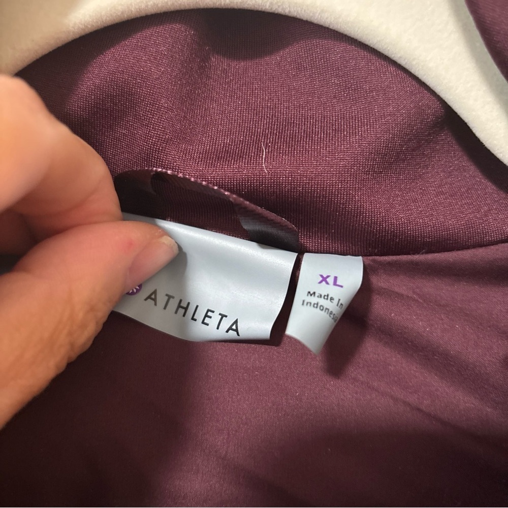 Athleta Responsible Down CYA Zipper Vest Cassis Purple Burgundy Size XL $178 - Picture 6 of 9